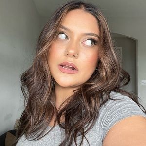 Meet your Posher, Briana ☺️